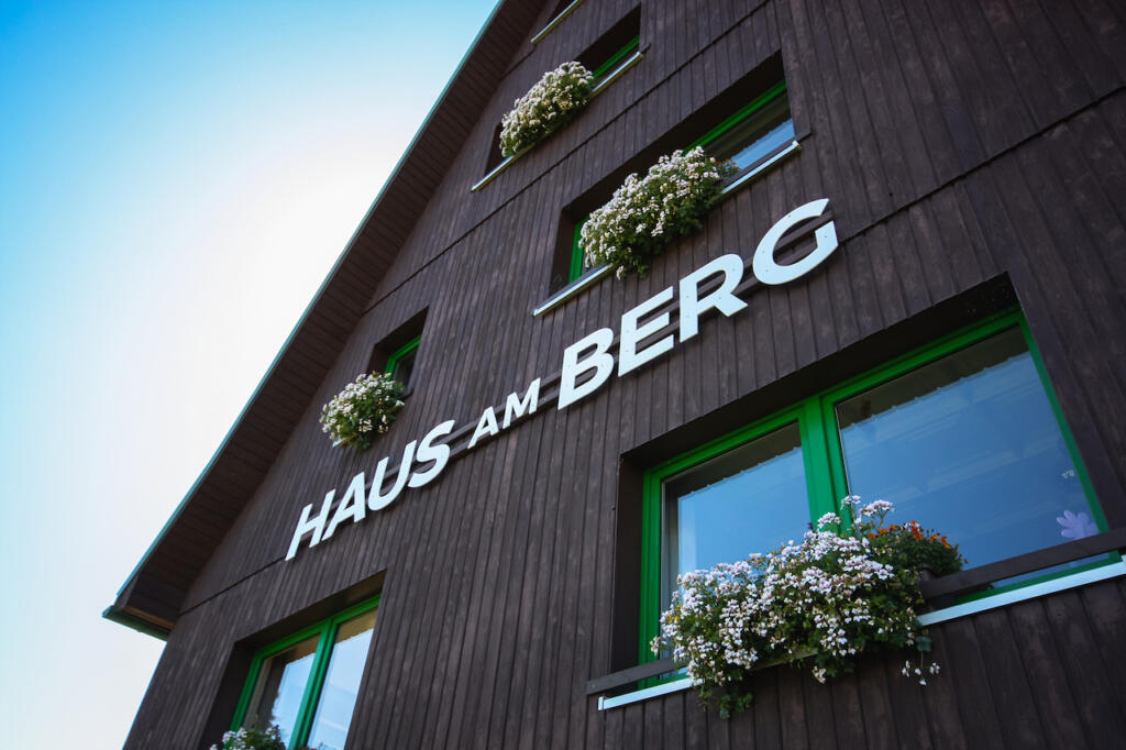 Haus am Berg, city – Logis-Partner Stoneman Miriquidi Road